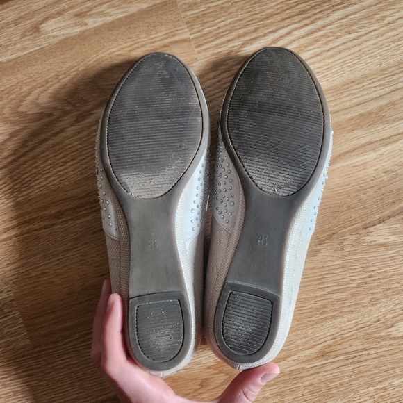 Kelly & Katie Flats - Picture 11 of 11